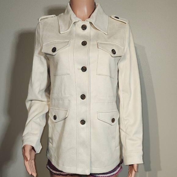 Rachel Cream Utility Jacket with Structured Design - Picture 1 of 15